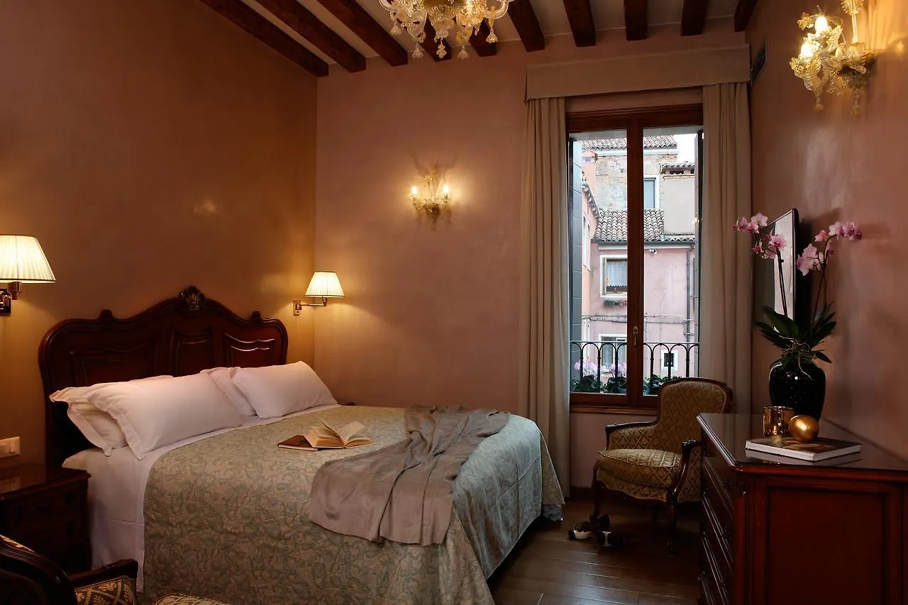 Hotel Bisanzio Венеция 4*,  Италия