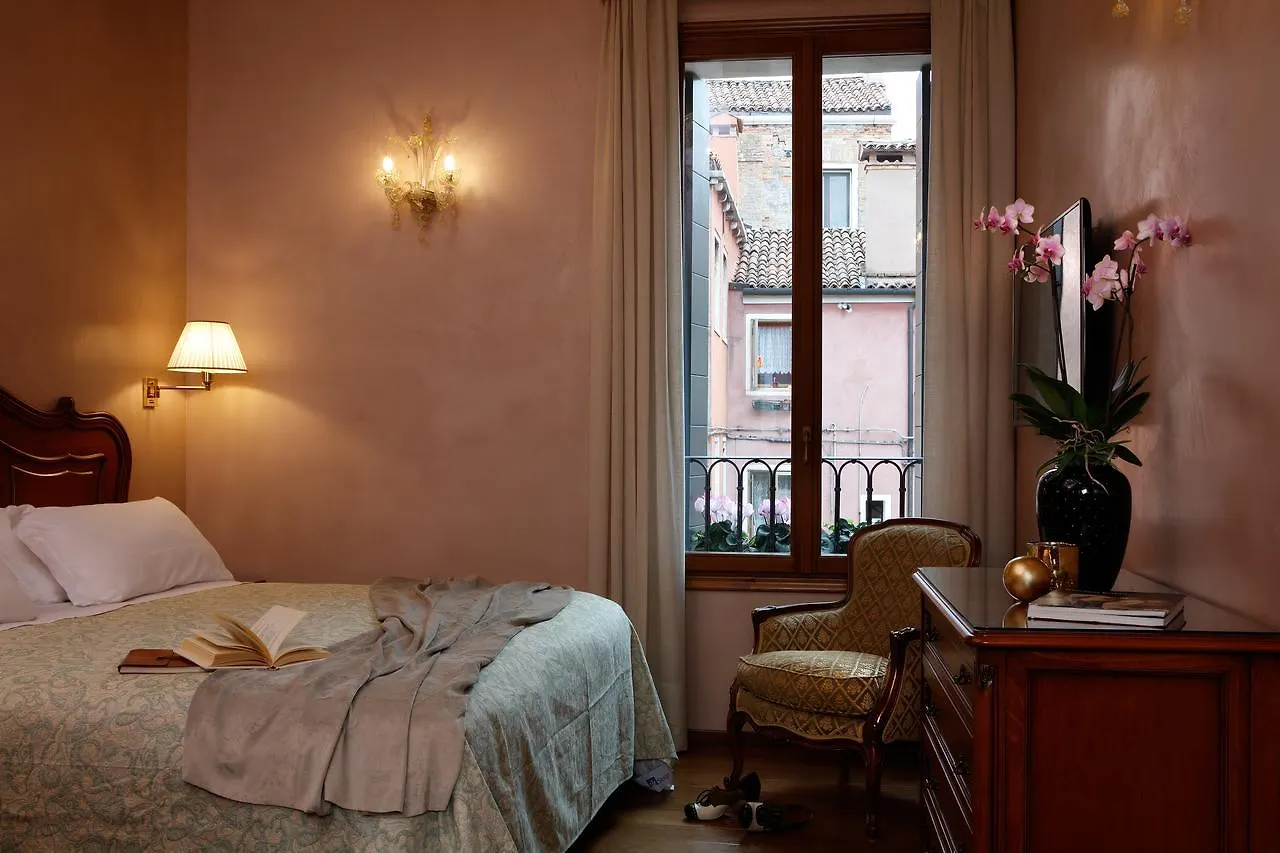 Hotel Bisanzio Венеция 4*,  Италия