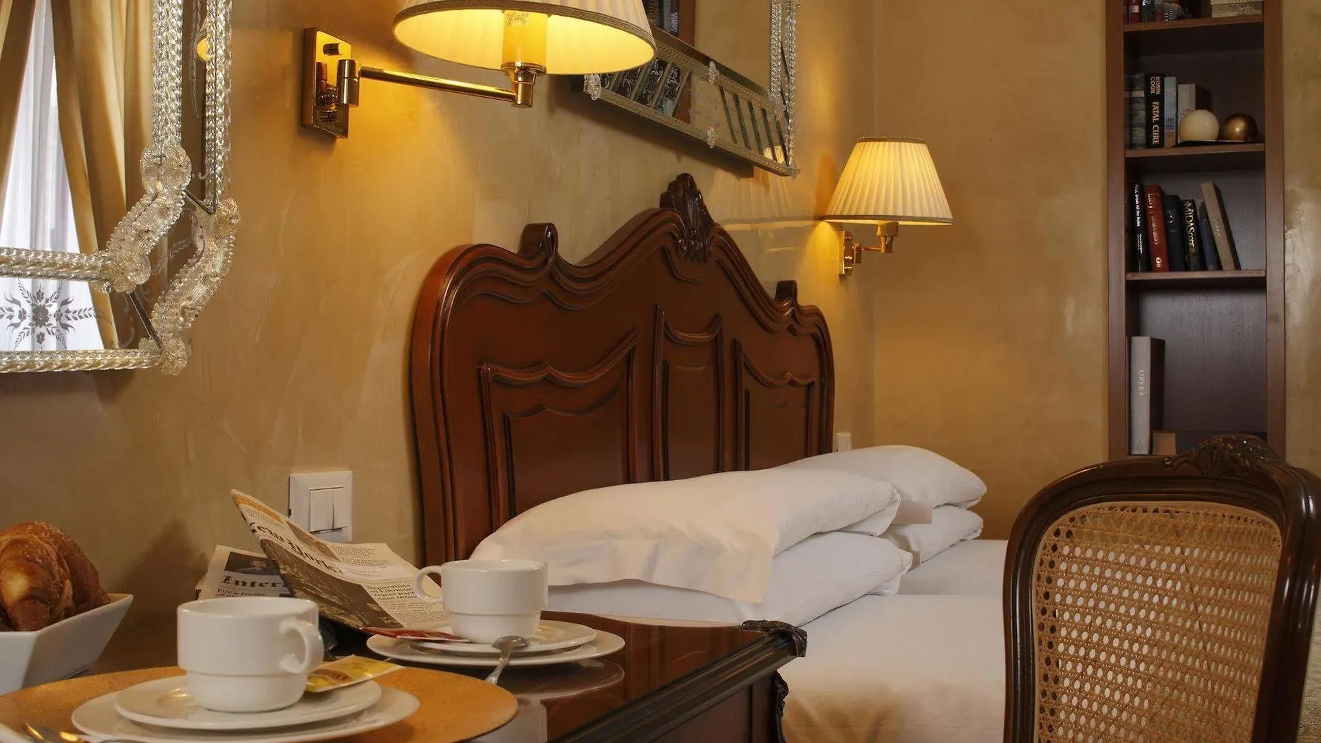 Hotel Bisanzio Венеция 4*,